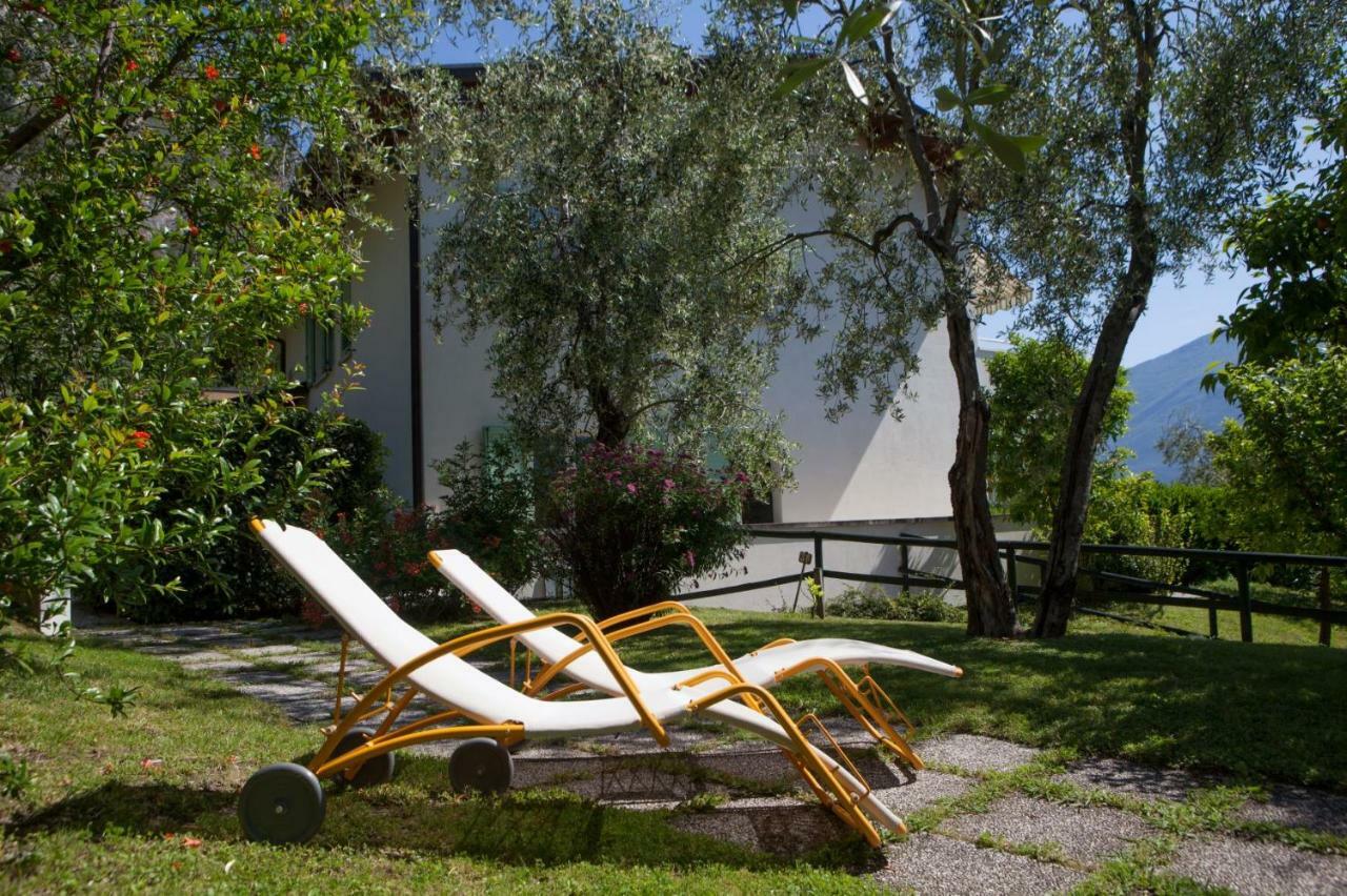 Residence Villa Aranci Limone sul Garda Exterior photo